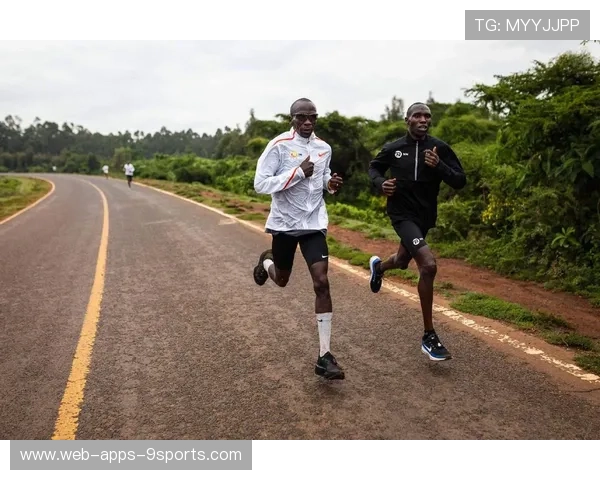 长跑国际赛：肯尼亚跑者连破纪录，赛场燃爆！，长跑冠军肯尼亚