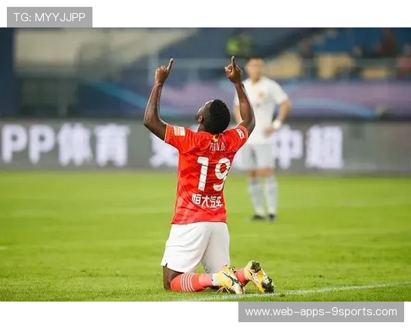 河南队周大地试训抢眼，弧顶低射贴柱入网